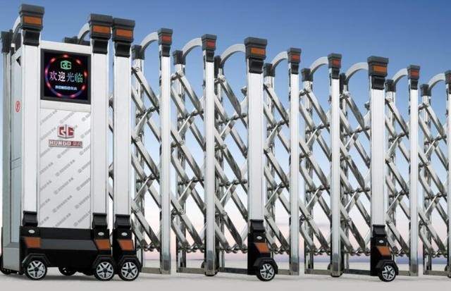 根據(jù)場地打造專屬您的自動伸縮門